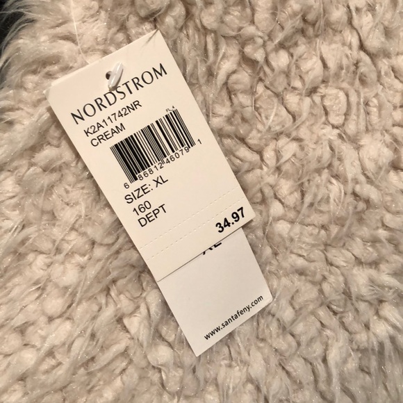 NWT Girls furry vest - Picture 3 of 4